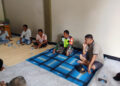 Anjangsana ke Desa, Babinsa di Babahrot Ajak Warga Kooperatif Cegah Karhutla