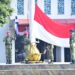 KADISINFOLAHTA KORPS MARINIR PIMPIN UPACARA PENAIKAN BENDERA, KOKOHKAN DISIPLIN DAN JIWA PATRIOTISME PRAJURIT