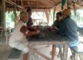 Sampaikan Pesan Jaga Ketertiban Dan Kebersihan Lingkungan, Babinsa Koramil 0201-14/PB Sambangi Warga dan Pantau Kondisi Masyarakat
