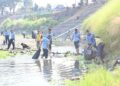 Gerakan TNI Peduli Sampah, Lanud Iswahjudi Bersama BBWS dan Masyarakat Bersihkan Sungai Bengawan Madiun