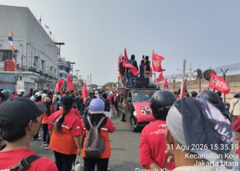 Personel Kodim 0502/JU Monitoring dan Amankan Aksi Buruh FBTPI