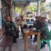 Babinsa, Bhabinkamtibmas dan Kadus Helvetia Musyawarah Bahas Keamanan Lingkungan dan Rencana Gotong Royong