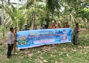 Cegah Karhutla di Musim Kemarau, Babinsa Koramil 01/AK dan Bhabinkamtibmas Sosialisasi Terpadu di Kuala Beringin
