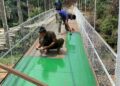 TNI AD Kebut Pembangunan Jembatan Gantung Bolatan Paluta, Progres 85%