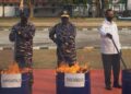 TNI AL MUSNAHKAN 1,4 JUTA BATANG ROKOK ILEGAL HASIL PENINDAKAN DI MERAUKE