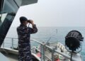 PENYISIRAN HARI KEENAM DI PERAIRAN SELAT SUNDA, TNI AL KEMBALI TEMUKAN PELAMPUNG 