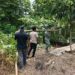 Gotong Royong TNI-Warga Percepat Pembangunan Jembatan Talun Kondot