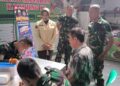 Dekatkan Layanan Kesehatan ke Ruang Publik, Polkes Kodim 0209/LB Gelar Pemeriksaan Medis Gratis di Warung Kopi