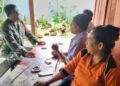 Komsos Bersama Warga, Babinsa Koramil 07/Salak Deteksi Perkembangan Wilayah