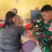 Yonarmed 13/Nanggala Gelar Layanan Kesehatan Gratis bagi Ibu dan Balita di Perbatasan