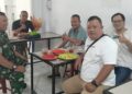 JALIN HUBUNGAN KERJA YANG BAIK, BABINSA MELAKSANAKAN KOMSOS DENGAN WARGA BINAAN