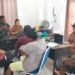Demi Petani, Babinsa Dampingi Warga yang Datang Susulan Ambil Bantuan Pupuk
