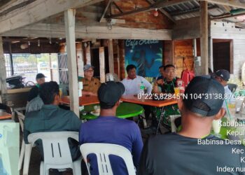 Cegah Karhutla, Babinsa Koramil 06/Senayang Perkuat Sinergi Bersama Pemerintah Desa Pulau Medang