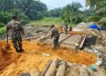 Percepat Aksesibilitas Warga, Pembangunan Jembatan Garotak Koramil 12/LP Capai Progres 55 Persen