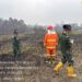 Pastikan Lahan Aman, Babinsa dan Satgas BKO Ground Check Lahan Terdampak Karhutla di Mayasopa