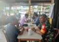 JALIN HUBUNGAN KERJA YANG BAIK, BABINSA MELAKSANAKAN KOMSOS DENGAN WARGA BINAAN