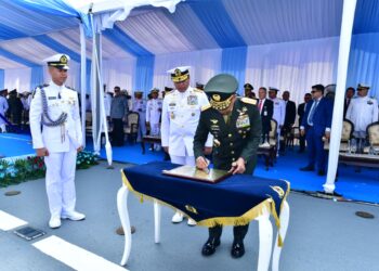 DANDIM 0502/JU DAMPINGI DANREM 052/WKR HADIRI PERESMIAN KRI SRIWIJAYA-100, PERKUAT ARMADA TNI AL