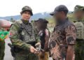 Memilih Jalan Damai, Empat Anggota OPM Puncak Jaya Serahkan Senjata kepada Pangkoops TNI Habema dan Kembali ke Masyarakat
