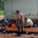 Wujud Kepedulian Lingkungan, Babinsa Sukosewu Dampingi Pemasangan Septic Tank Rumah WARGA