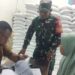 Babinsa Melaksanakan Pendampingan Penyaluran Bantuan Pangan Beras di Desa Jati Kesuma.