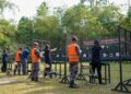 Kodaeral IX Latih Personel Imigrasi Maluku Menembak Pistol