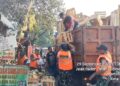 Koramil 04/Ciledug Bersama Warga Bersihkan Sampah Pasar Lembang