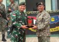 Sinergi Perbatasan RI–Malaysia Diperkuat, Satgas Yonarmed 13/Nanggala Terima Kunjungan Panglima 3 Briged TDM