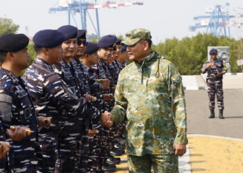 PANGKOARMADA I DUKUNG PENGUATAN INTEROPERABILITAS TNI MELALUI LATGABMA SUPER GARUDA SHIELD 2026