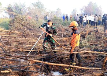 Pantau Langsung Perkembangan Karhutla, Komandan Lanud Sjamsudin Noor Bersama Forkopimda Kalsel Turun ke Lapangan Uji Fungsi Inovasi Injeksi Air