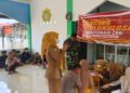 Babinsa Dampingi Pemeriksaan Kesehatan Warga, Dukung Aksi Eliminasi TBC 2030 di Aceh Timur
