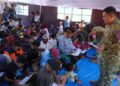 Puspsi TNI Bersama Kodim 1612/Manggarai dan Yonif TP 834/WM Berikan Trauma Healing kepada Penyintas Gempa
