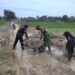 Bersama Petani, Babinsa Koramil 08/Spu Pastikan Pengairan Sawah Lebih Lancar