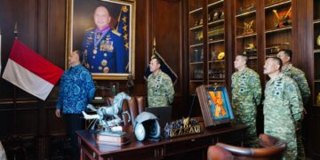 Wadan Kodiklat TNI Anjangsana Ke Kediaman Marsekal TNI (Purn) Fadjar Prasetyo