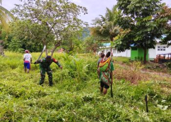 Gotong Royong di Batom sambut HUT Ke-81 TNI