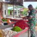 Babinsa Monitoring Stabilitas Harga Pangan di Pasar Tradisional Babahrot