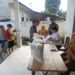 Babinsa Koramil 0201-06/MS Dampingi Penyaluran Bantuan Pangan di Kelurahan Cinta Damai Kecamatan Medan Helvetia