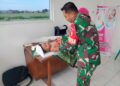 Inovasi Tekan Stunting, Babinsa Posramil Kepanjenkidul Dampingi Terapi Renang Balita Di Posyandu Sartika II