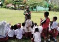 Berkunjung Ke Sekolah SD Negeri 037150 Sigambir-gambir, Babinsa Berikan Motivasi Semangat Belajar Kepada Murid