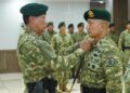 Pangkostrad Pimpin Upacara Kenaikan Pangkat dan Purna Tugas Personel Kostrad