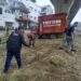 Wujudkan Lingkungan Bersih, Babinsa Kelurahan Seirengas I Gotong Royong Bersama Perangkat Kelurahan dan Warga