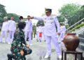ACARA TRADISI PENYIRAMAN AIR KEMBANG KENKAT PRAJURIT DAN PNS DI LINGKUNGAN SESKOAL
