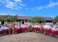 Semangat HUT ke-81 TNI, Babinsa Kodim 0206/Dairi Tanamkan Karakter Positif kepada Pelajar