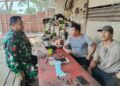 Babinsa Koramil 06/Senayang Dorong Siskamling dan Gotong Royong sebagai Pilar Ketahanan Wilayah
