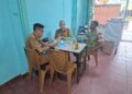Eratkan Sinergi,Babinsa Koramil 0201-04/MK Komsos Bersama Staf Kelurahan