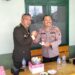 Tak Datang dengan Tangan Kosong, Kapolsek Salak Bawa Kejutan Manis untuk TNI