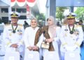 PANGKORMAR DIDAMPINGI KETUA GABUNGAN JALASENASTRI KORMAR HADIRI PUNCAK HUT KE-81 TNI