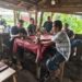 MANFAATKAN KEDAI KOPI, BABINSA KORAMIL 0201-07/MT TINGKATKAN KOMSOS DENGAN WARGA BINAAN