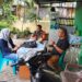 BABINSA SERKA P. MANIK KOMSOS BERSAMA KEPALA LINGKUNGAN DAN WARGA BINAAN