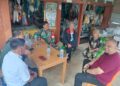 Babinsa dan Kades Perkuat Sinergi, Pantau Perkembangan Situasi Desa Sukandebi