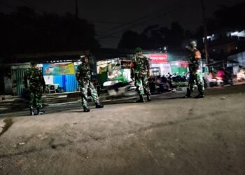 Intensifkan Patroli Malam, Babinsa Kodim 0506/Tgr bersama Komduk Sasar Lokasi Rawan
